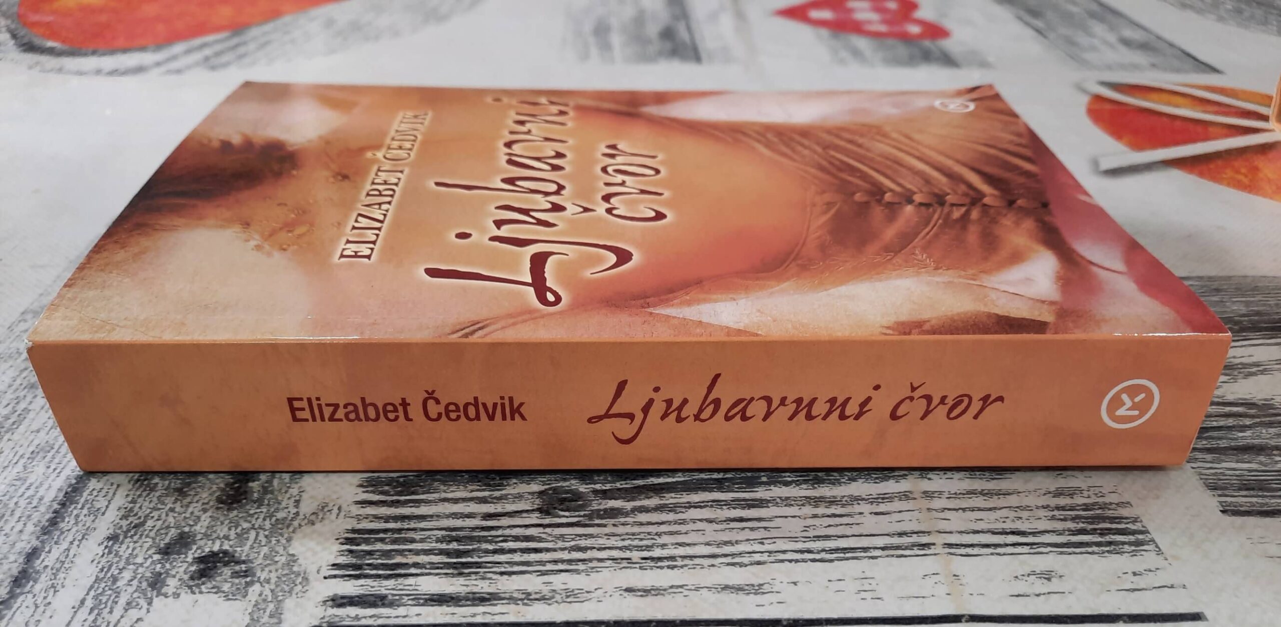 Ljubavni čvor - Elizabet Čedvik