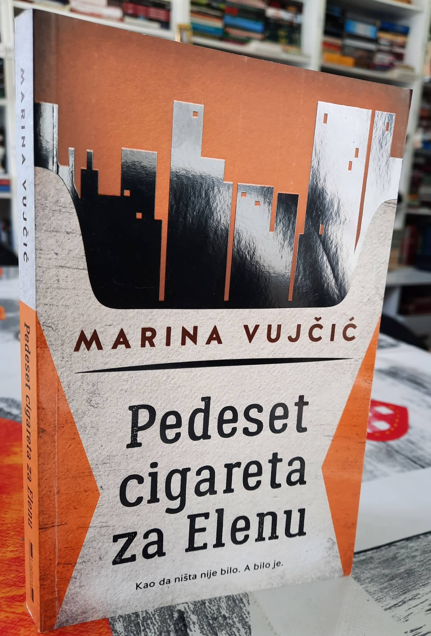 Pedeset cigareta za Elenu - Marina Vujčić