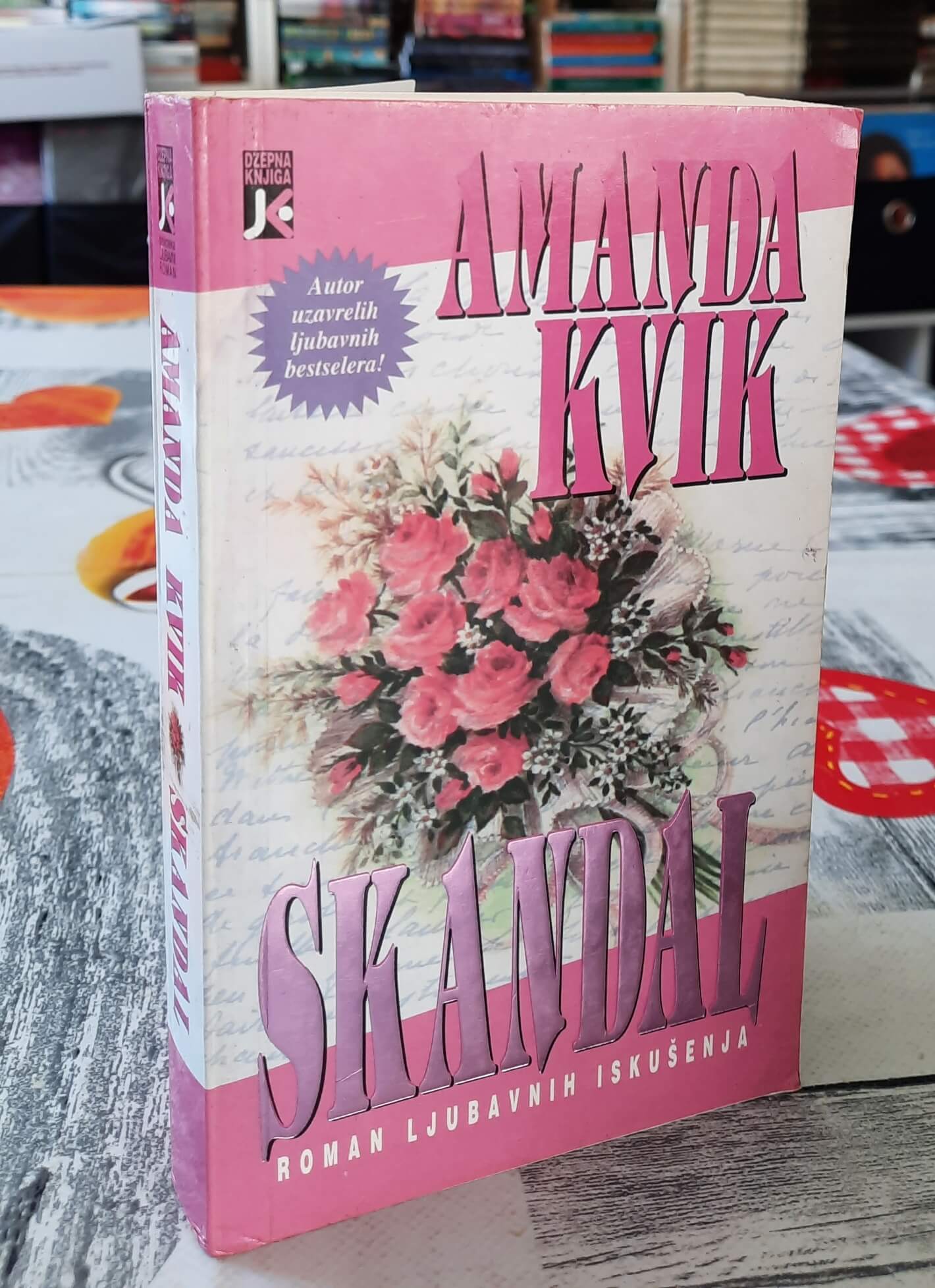 Skandal - Amanda Kvik