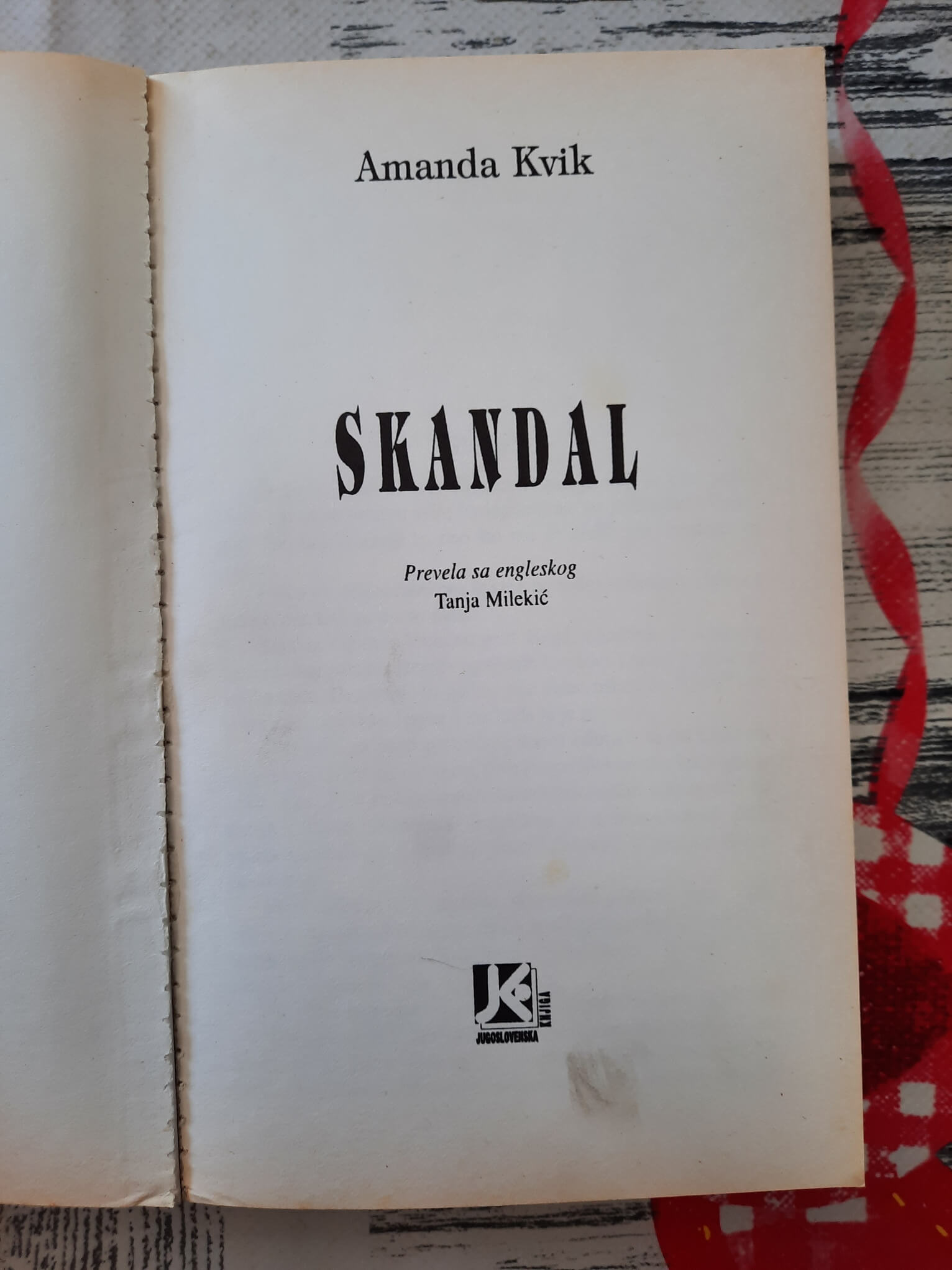 Skandal - Amanda Kvik
