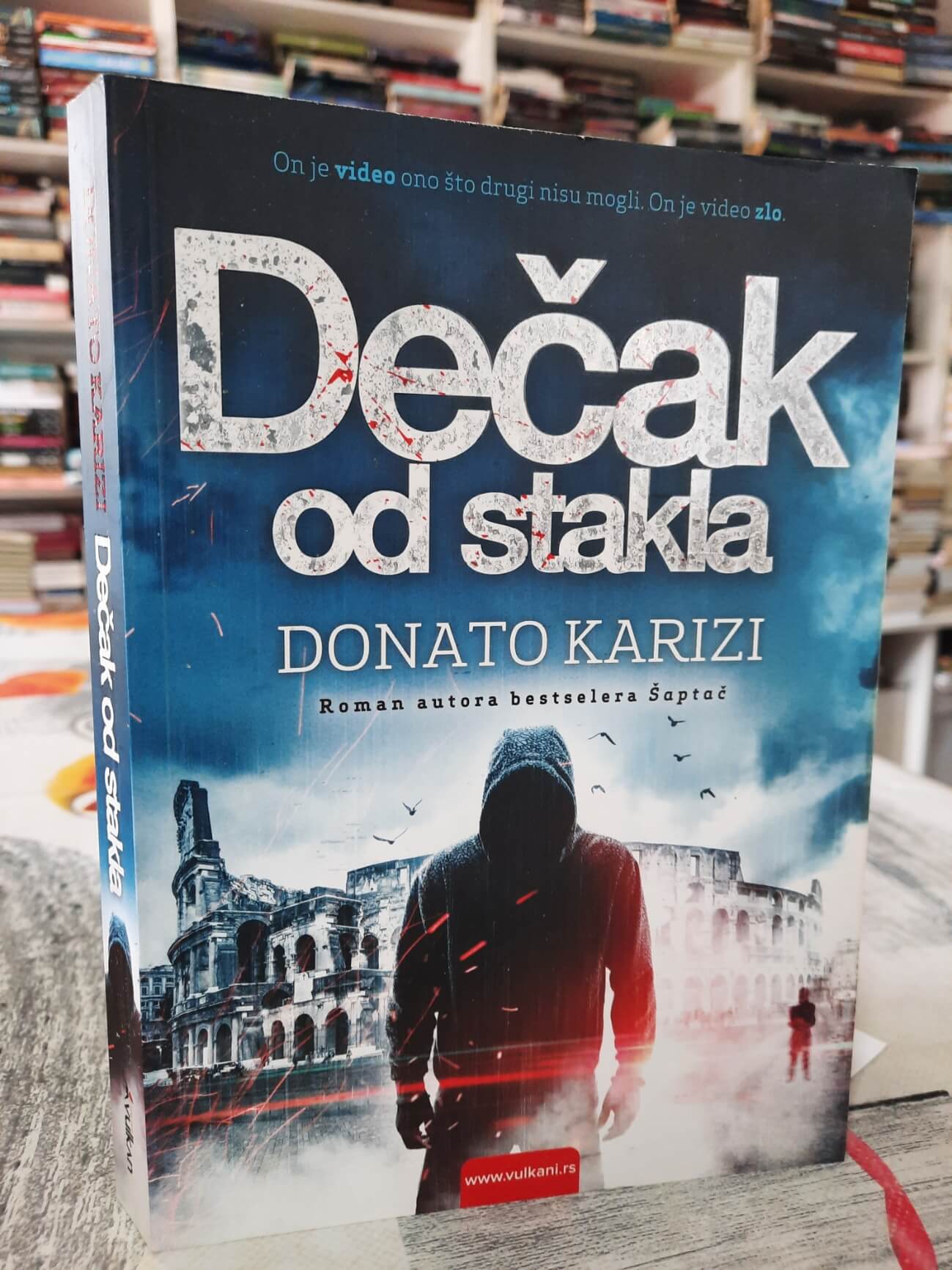 Dečak od stakla - Donato Karizi