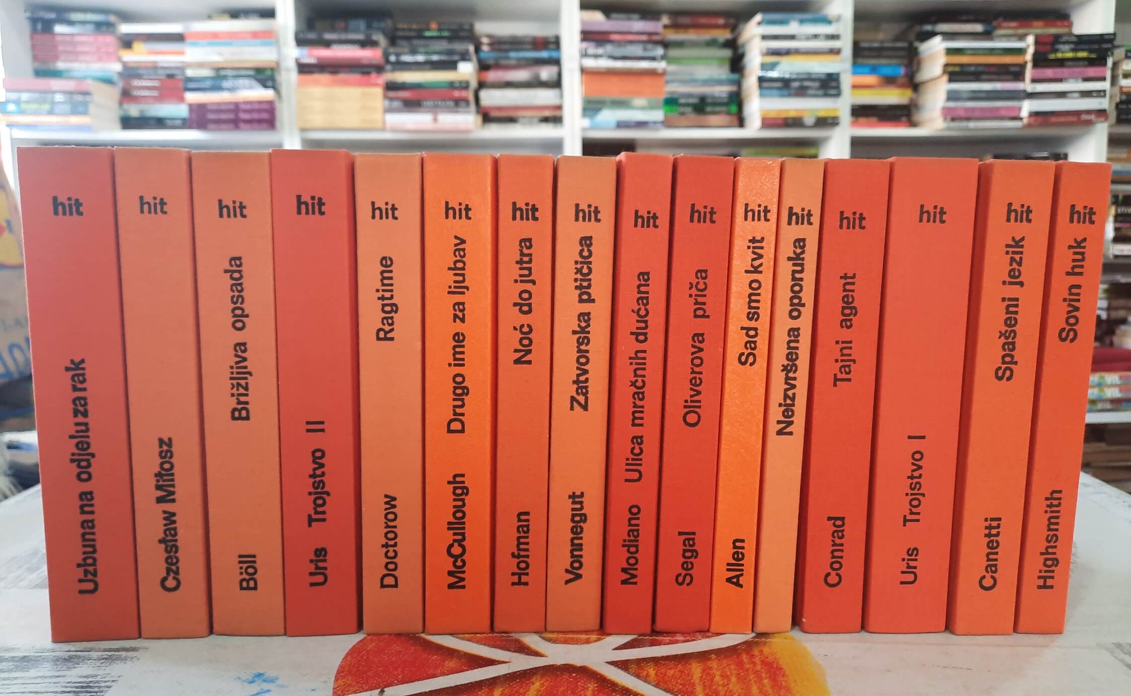 16 knjiga, 15 naslova iz edicije Biblioteka moderne literature - HIT