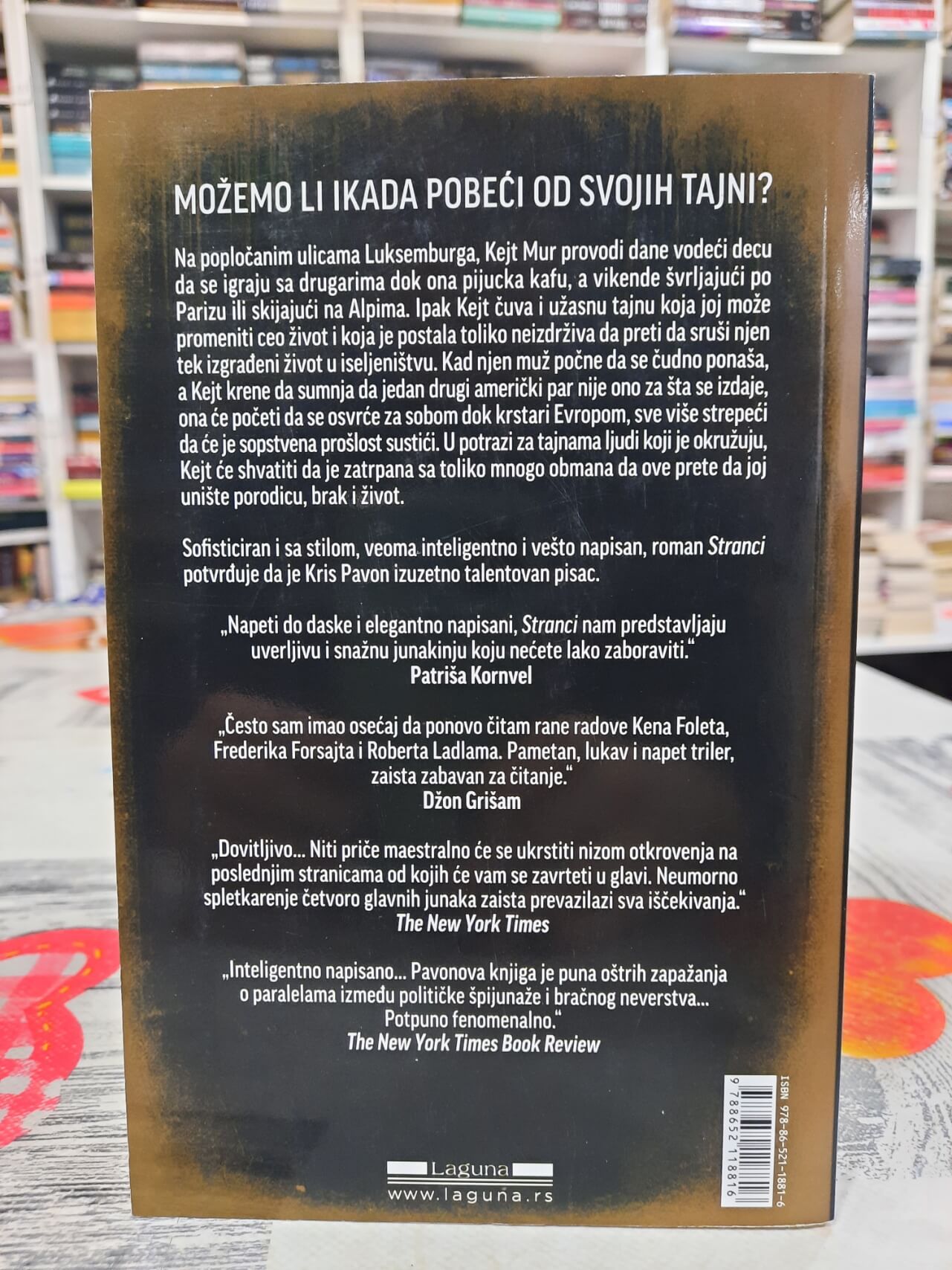 Stranci - Kris Pavon