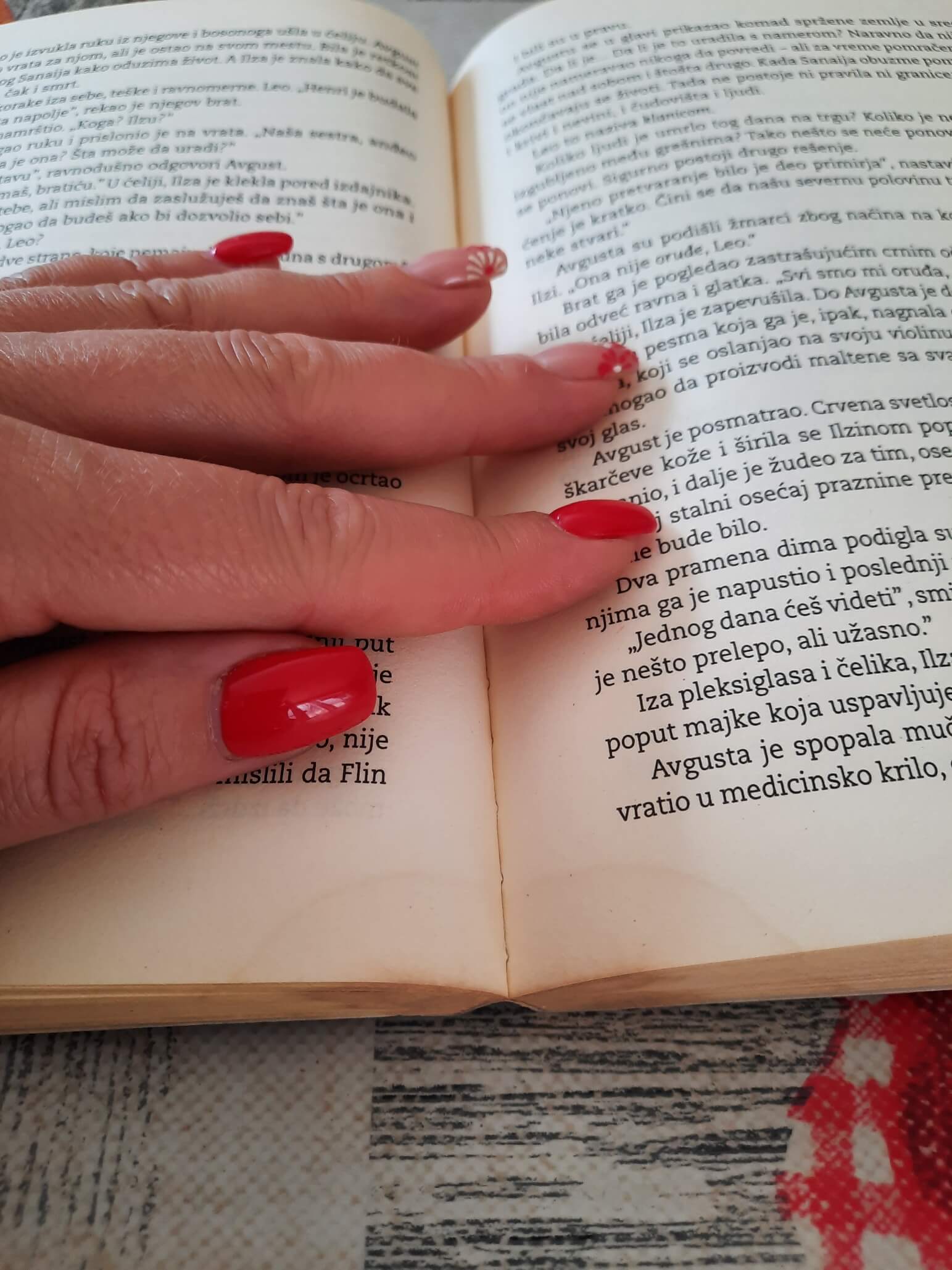 Viktorija Švab - Smrtonosna pesma, Naš mračni duet