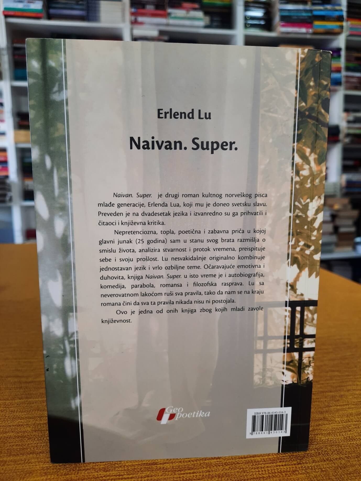 Naivan Super - Erlend Lu
