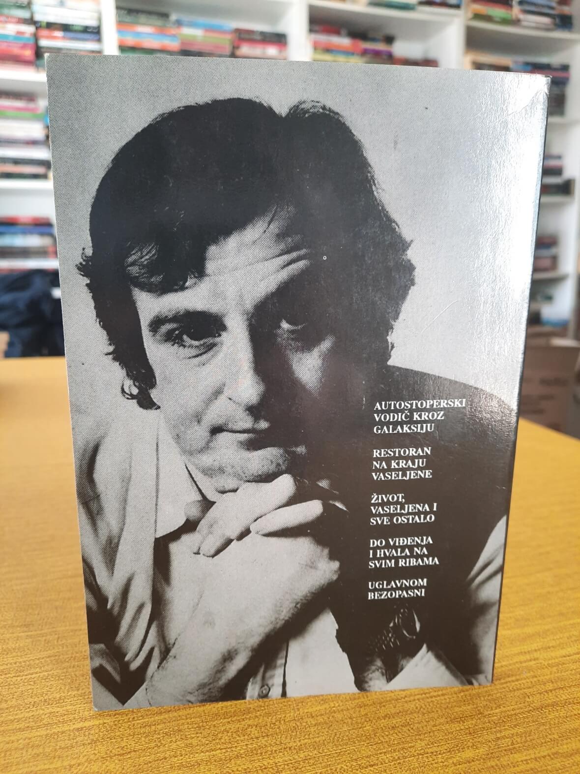 Život, vaseljena i sve ostalo - Daglas Adams