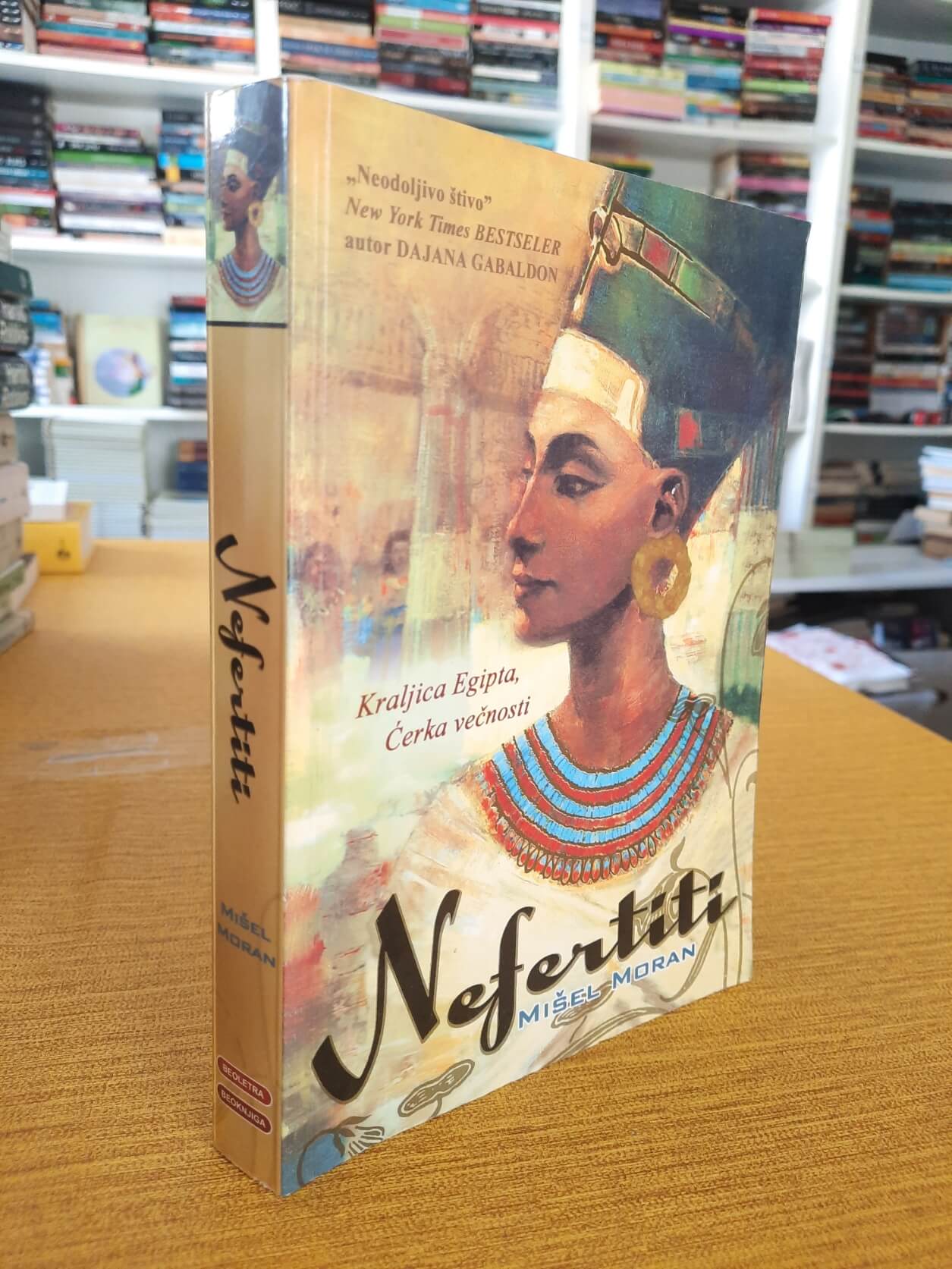 Nefertiti - Mišel Moran