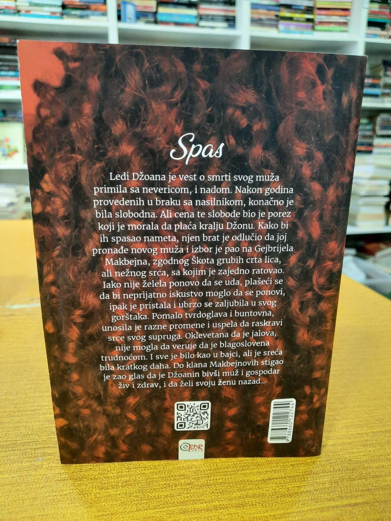 Spas - Džuli Garvud
