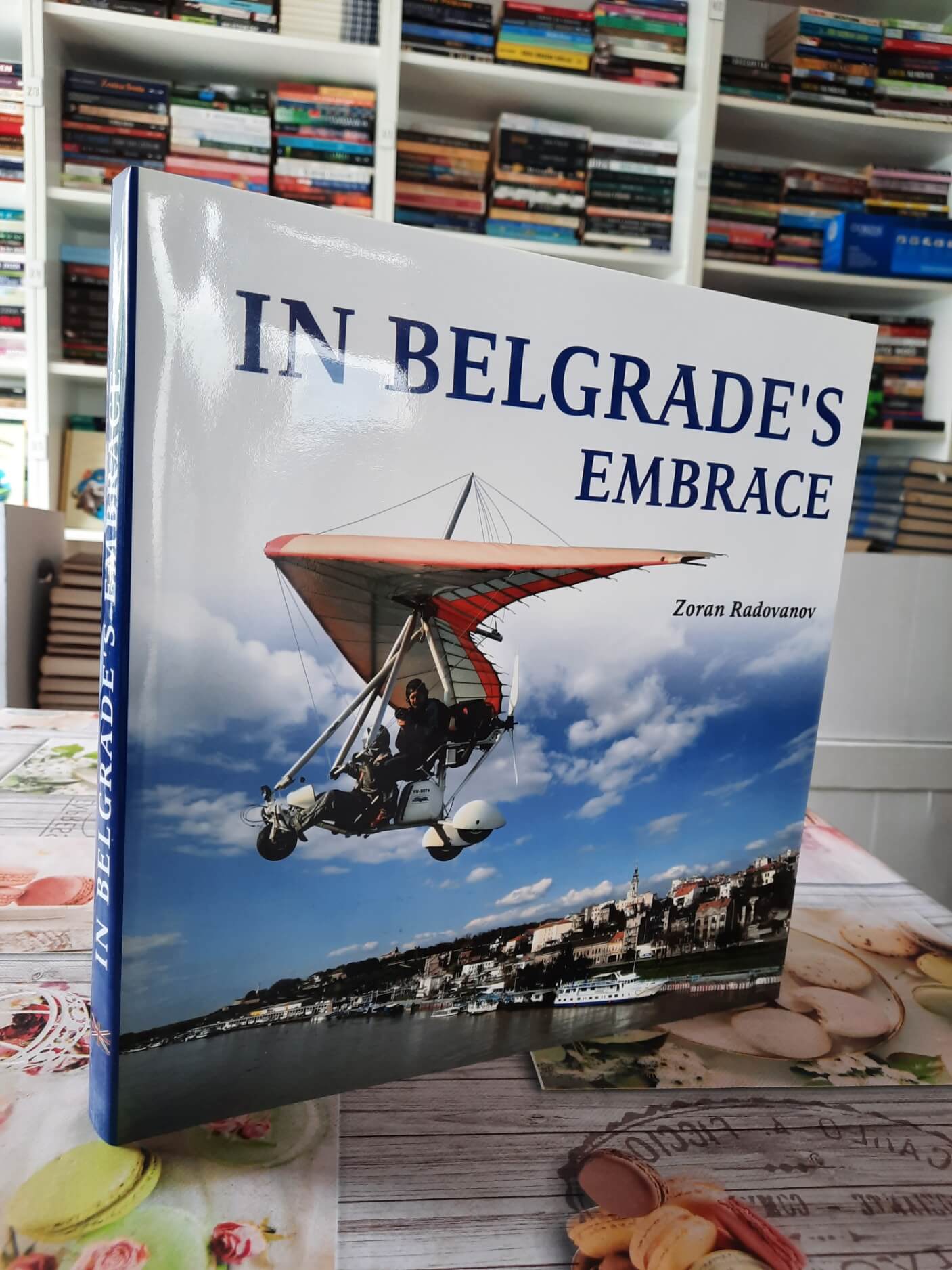 In Belgrade`s embrace - Zoran Radovanov sa zaštitnom kutijom