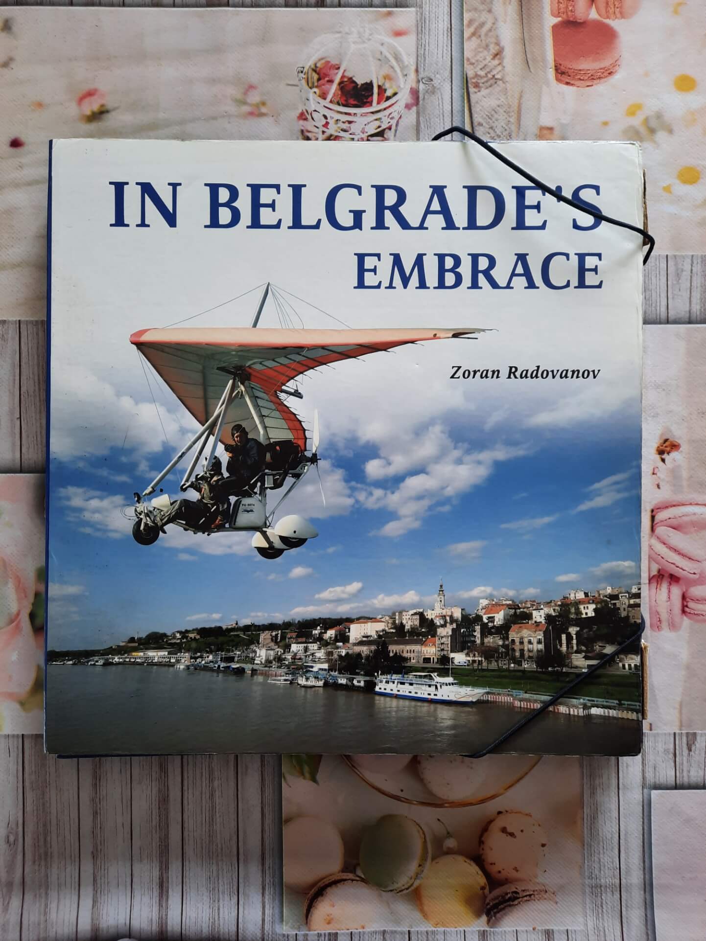In Belgrade`s embrace - Zoran Radovanov sa zaštitnom kutijom