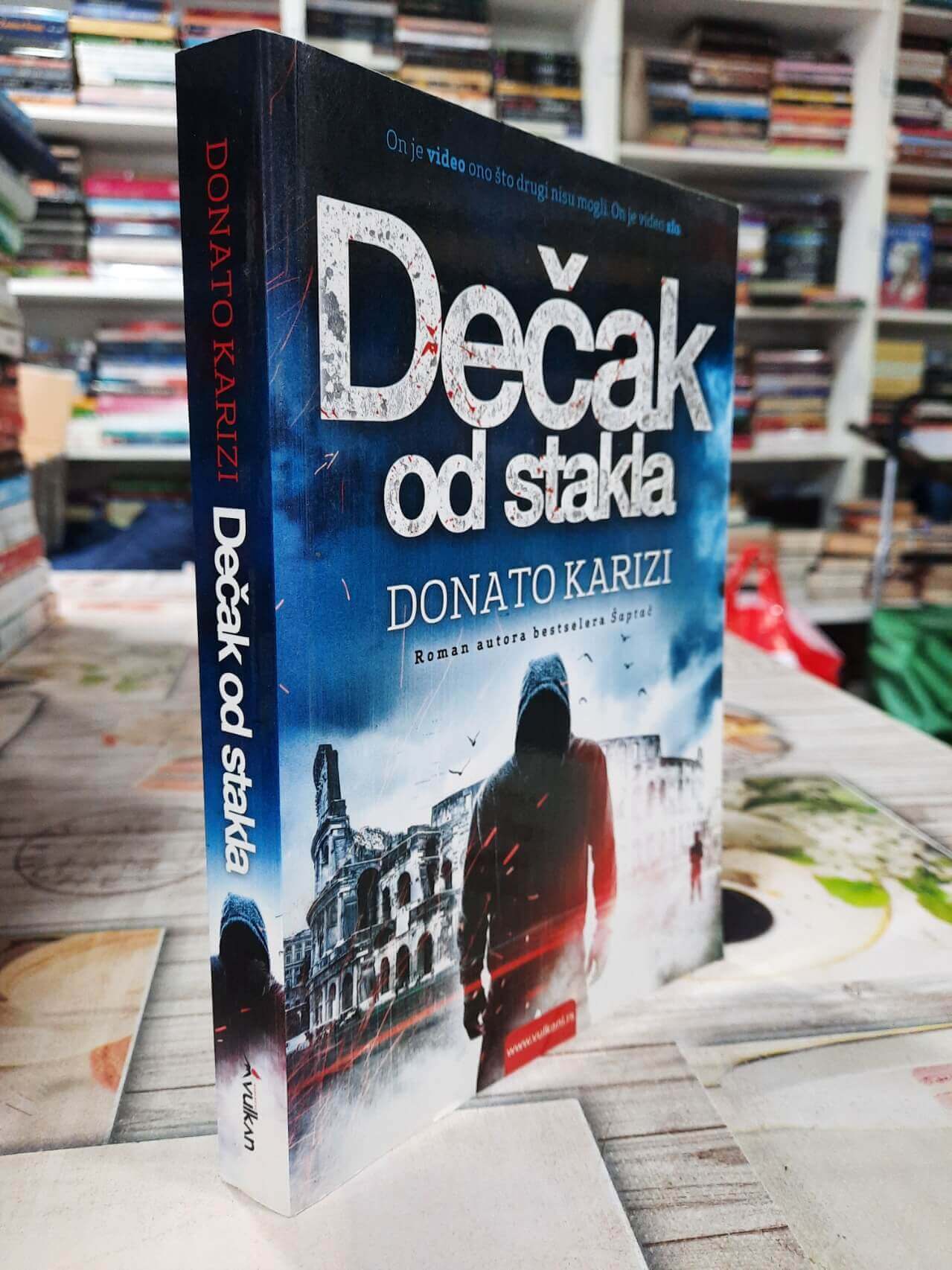 Dečak od stakla - Donato Karizi
