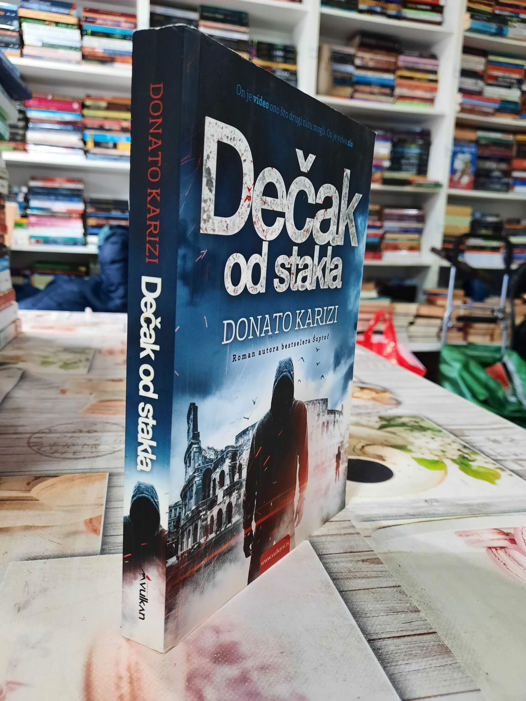 Dečak od stakla – Donato Karizi bolja