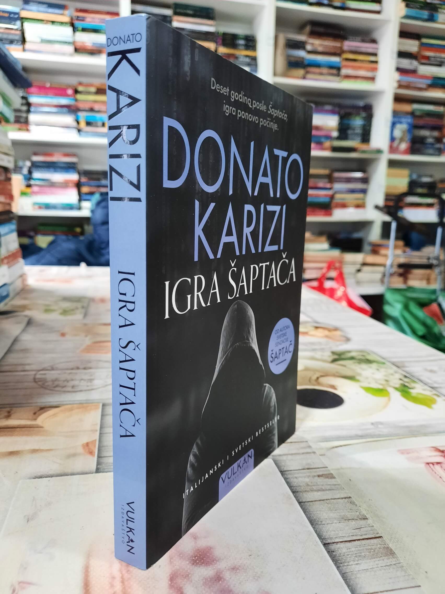 Igra šaptača – Donato Karizi