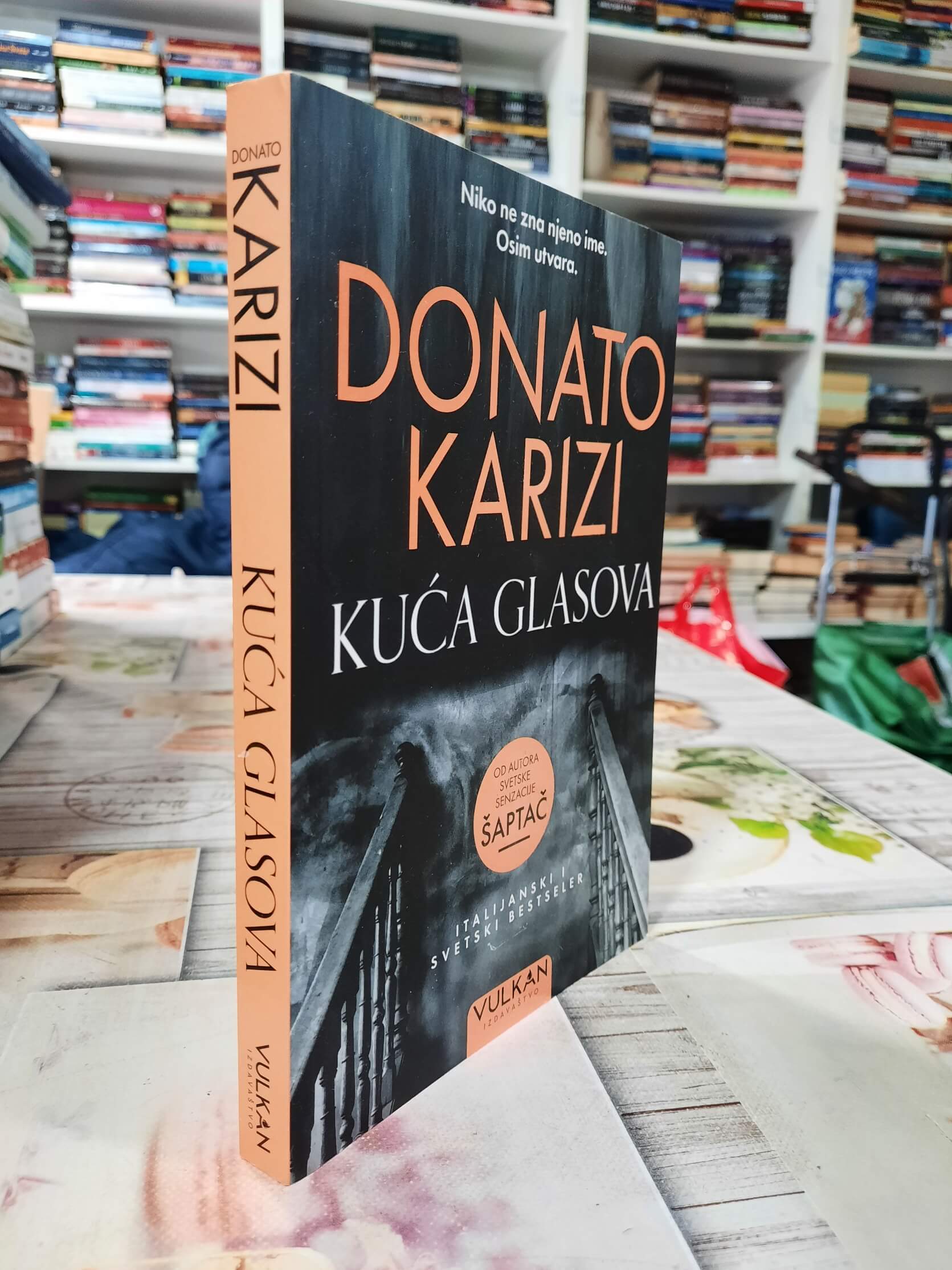 Kuća glasova – Donato Karizi