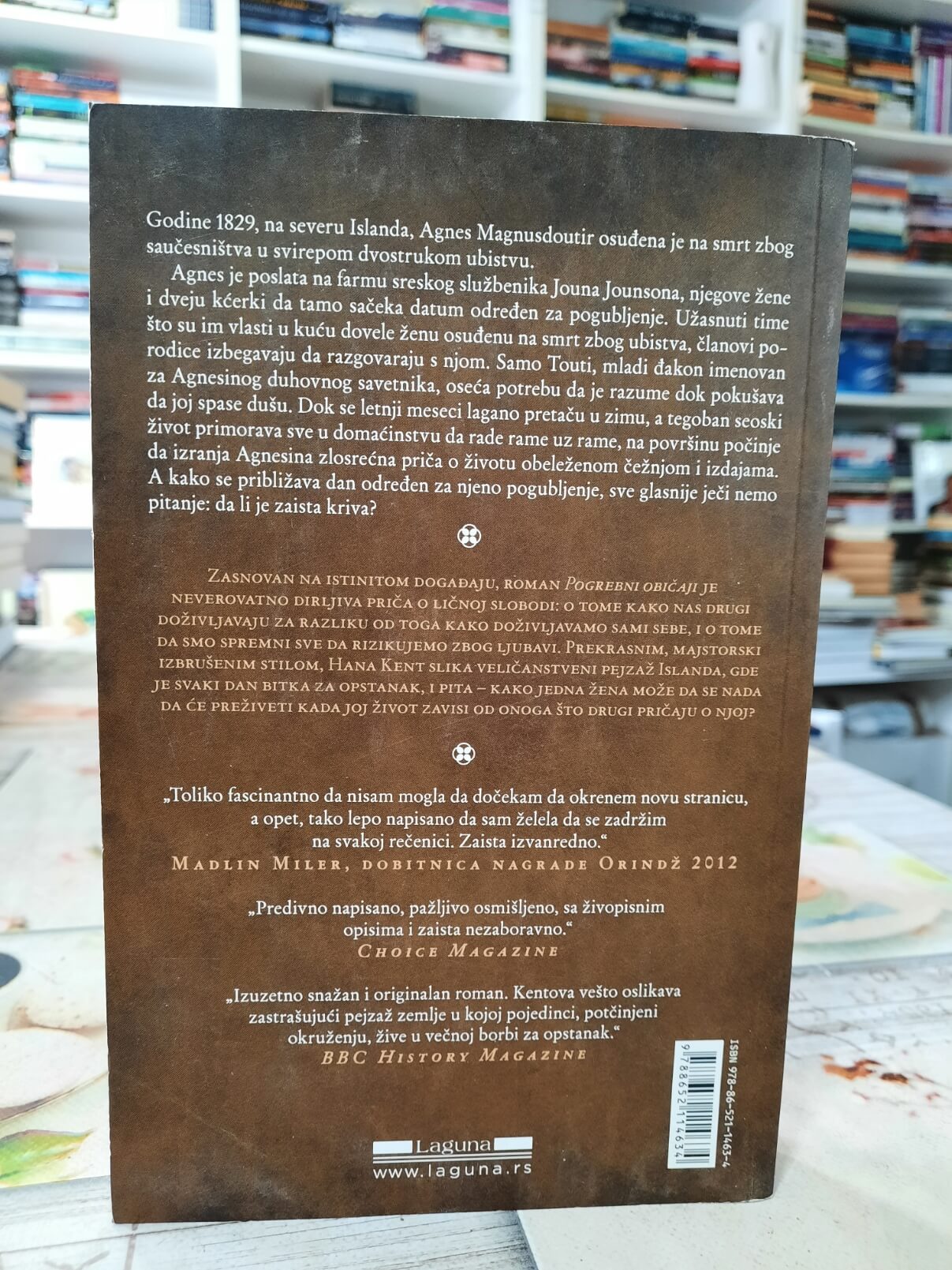 Pogrebni običaji - Hana Kent