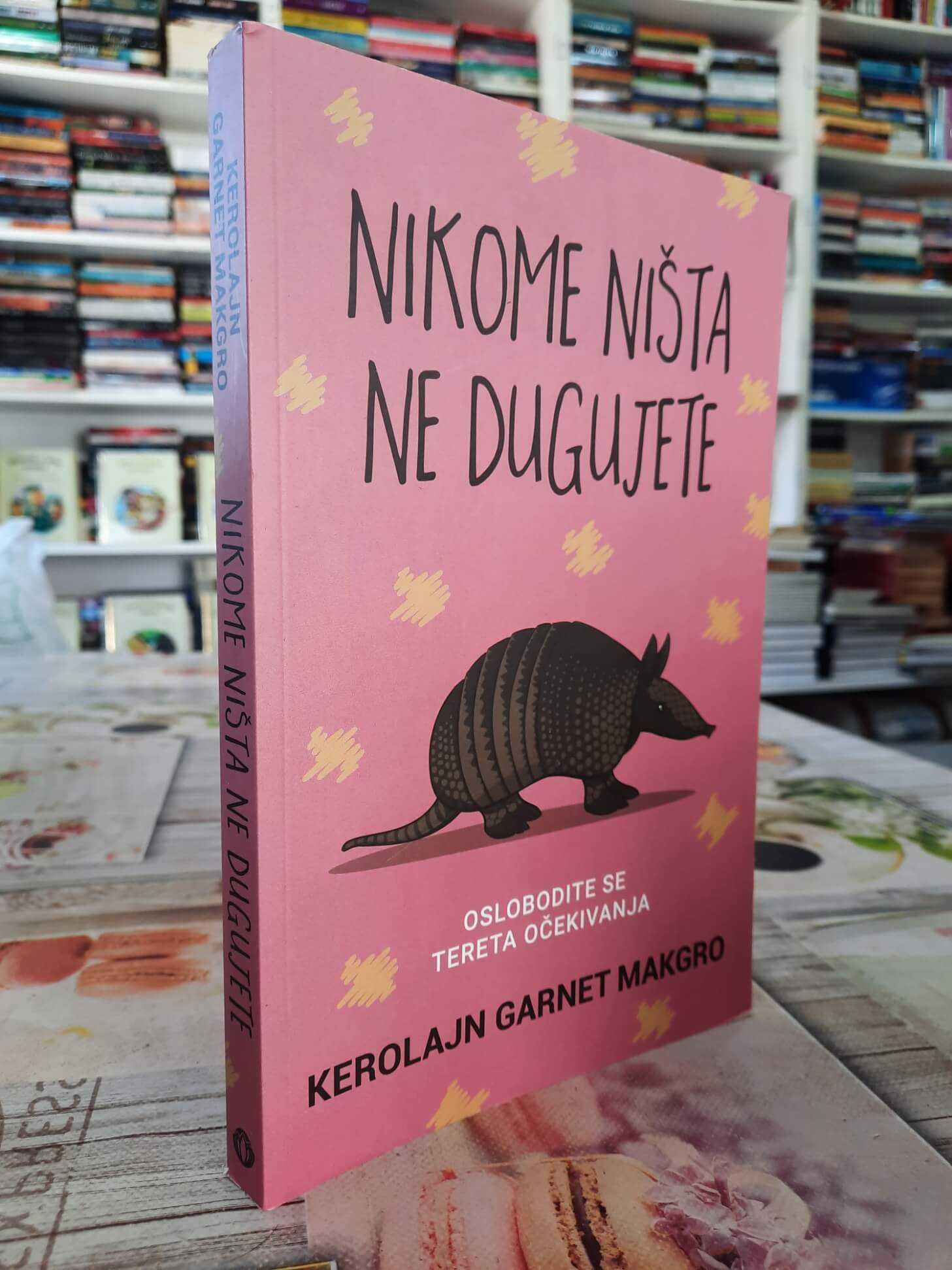 Nikome ništa ne dugujete - Kerolajn Garnet Makgro