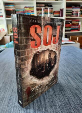 Soj - Giljermo del Toro, Čak Hogan